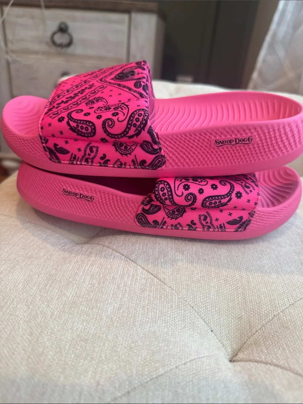 Skechers by Snoop Dogg Pink Bandana Slide Sandals